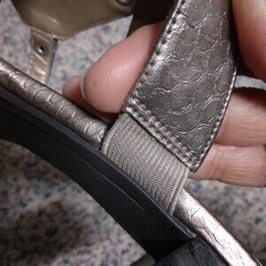 WOMEN SANDALS SIZE 7M COLOR: Champagne